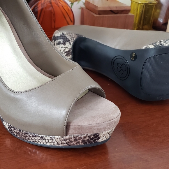 Jessica Edith Heels in Umber Size 8 - Picture 4 of 6